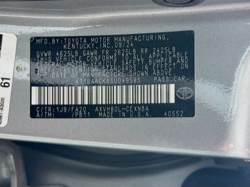 Used 2025 Toyota Camry LE image 28