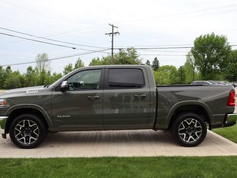 Used 2026 RAM 1500 Laramie AWD/4WD image 32