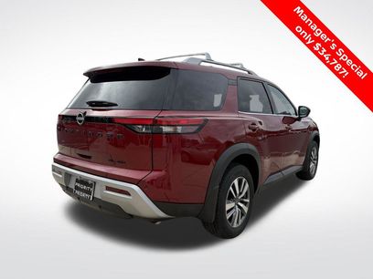 Certified 2024 Nissan Pathfinder SL w/ Black Appearance Package