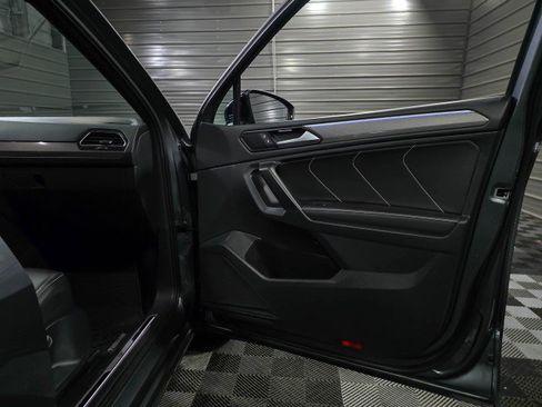 Used 2023 Volkswagen Tiguan SE R-Line image 32