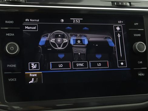 Used 2022 Volkswagen Tiguan SE w/ Panoramic Sunroof Package image 36