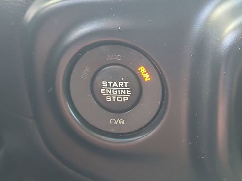 Certified 2022 Jeep Gladiator Sport image 23