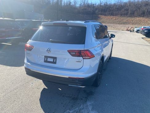 Used 2018 Volkswagen Tiguan S image 2