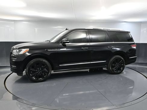Used 2024 Lincoln Navigator Reserve w/ Equipment Group 201A AWD/4WD image 11