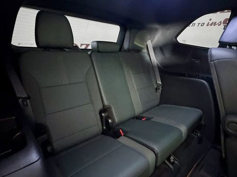 Used 2024 GMC Acadia AT4 w/ Luxury Package image 32