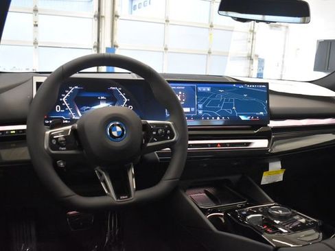 New 2027 BMW i5 xDrive40 w/ M Sport Package AWD/4WD image 23