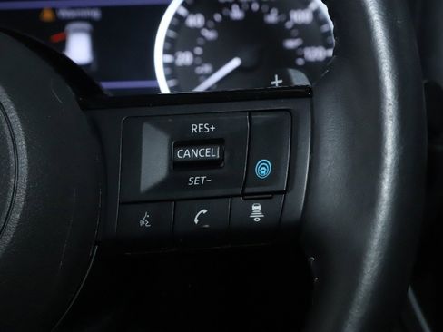 Used 2021 Nissan Rogue SV w/ Premium Package image 25