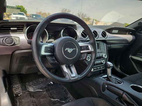 Used 2015 Ford Mustang Coupe image 6