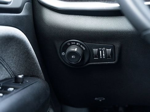 Used 2024 Jeep Compass Latitude AWD/4WD image 26