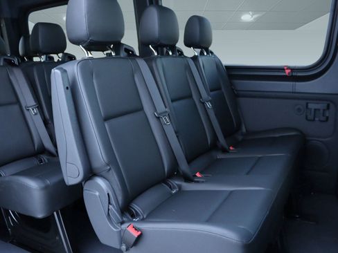 New 2024 Mercedes-Benz Sprinter 2500 image 30