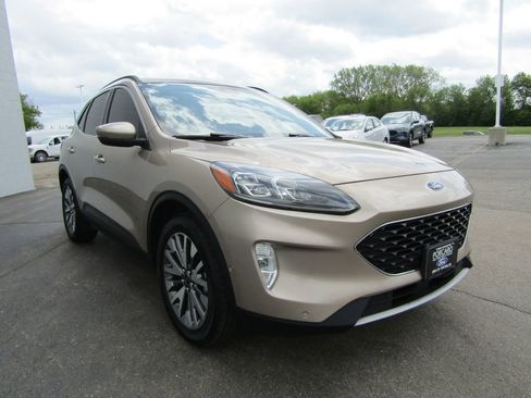 Used 2020 Ford Escape Titanium w/ Titanium Premium Package 2.0 AWD/4WD image 8