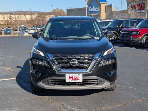 Used 2023 Nissan Rogue S image 7