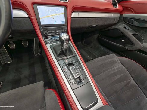Used 2020 Porsche 718 Boxster Spyder RWD image 44