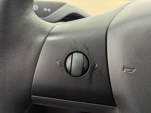 Used 2023 Tesla Model 3 Standard Range image 17