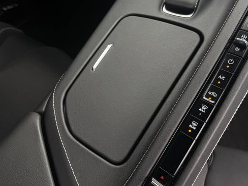 Used 2023 Chevrolet Corvette Stingray Convertible image 39