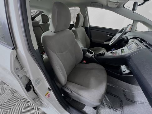 Used 2014 Toyota Prius Two image 29