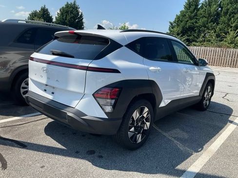 Used 2025 Hyundai Kona SEL FWD image 6