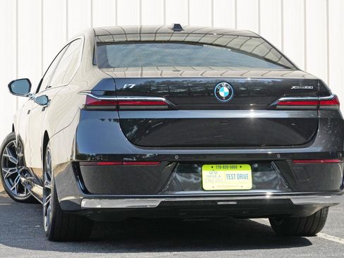 Used 2025 BMW i7 xDrive60 w/ Executive Package AWD/4WD image 6