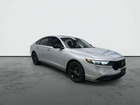 Used 2025 Honda Accord SE image 5