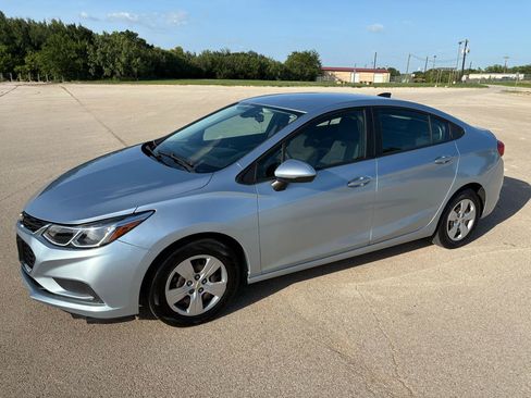 Used 2017 Chevrolet Cruze LS FWD image 58