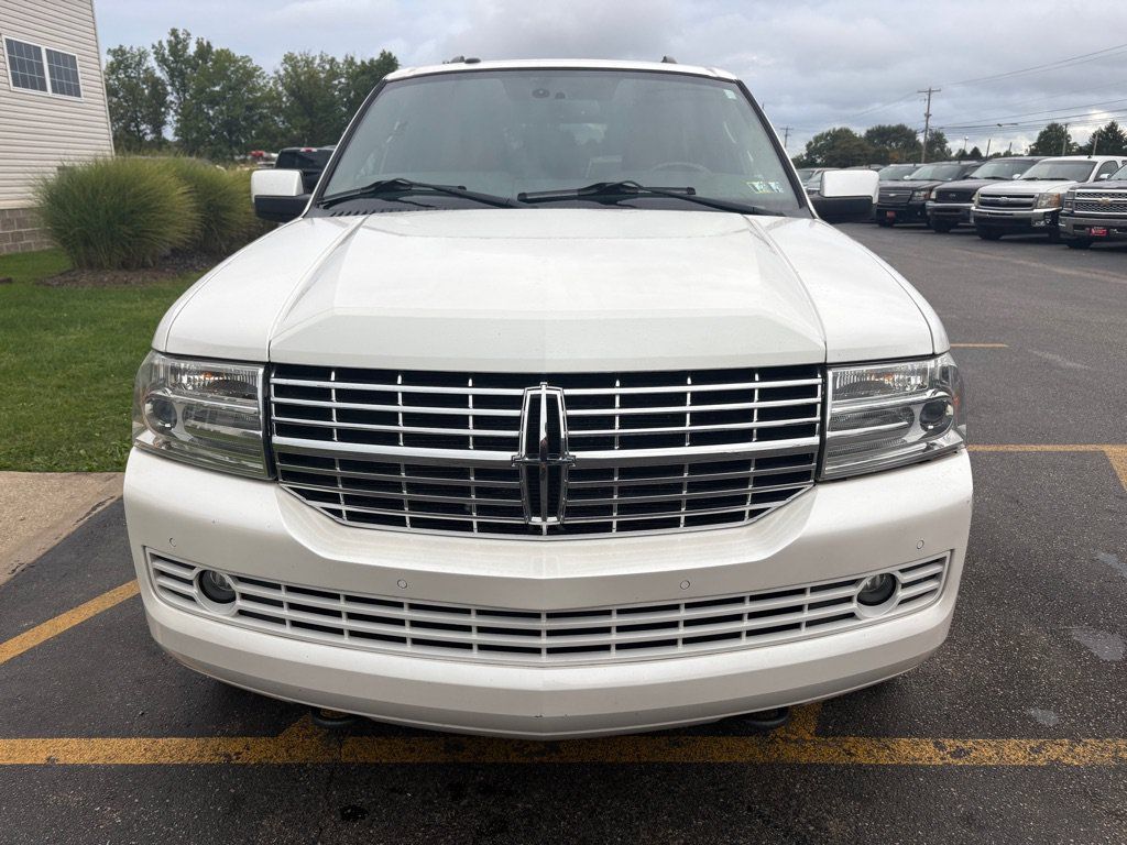 Used 2014 Lincoln Navigator L 4WD w/ Equipment Group 101A image 3