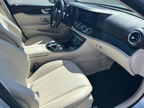 Used 2017 Mercedes-Benz E 300 4MATIC image 8