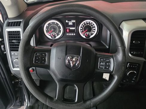 Used 2017 RAM 1500 Classic SLT AWD/4WD image 14