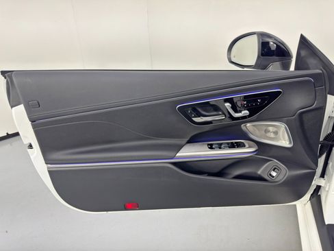 Used 2025 Mercedes-Benz CLE 300 4MATIC Cabriolet w/ Night Package image 44