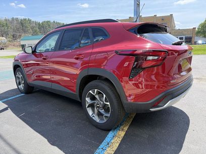 New 2026 Chevrolet Trax LT w/ Sunroof Package