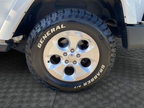 Used 2015 Jeep Wrangler Sahara w/ Connectivity Group AWD/4WD image 30