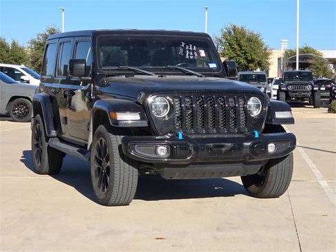 Used 2021 Jeep Wrangler Unlimited Sahara image 3