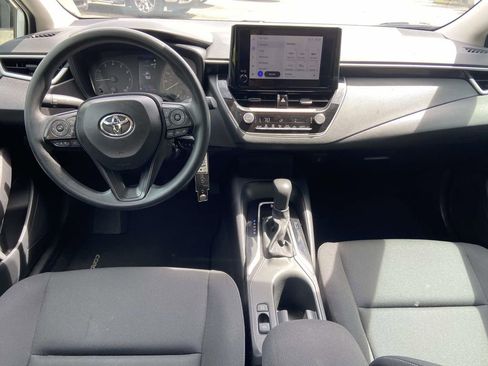 Used 2025 Toyota Corolla LE FWD image 9