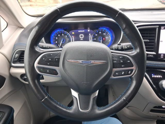Used 2021 Chrysler Pacifica Touring-L w/ Premium & Safety Sphere Group FWD image 13