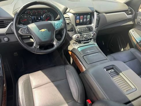 Used 2019 Chevrolet Suburban Premier AWD/4WD image 16