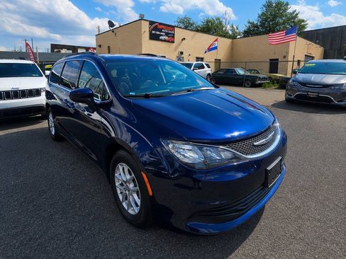 Used 2020 Chrysler Voyager Lxi FWD image 5
