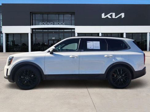 Used 2022 Kia Telluride SX w/ SX Prestige Package image 4