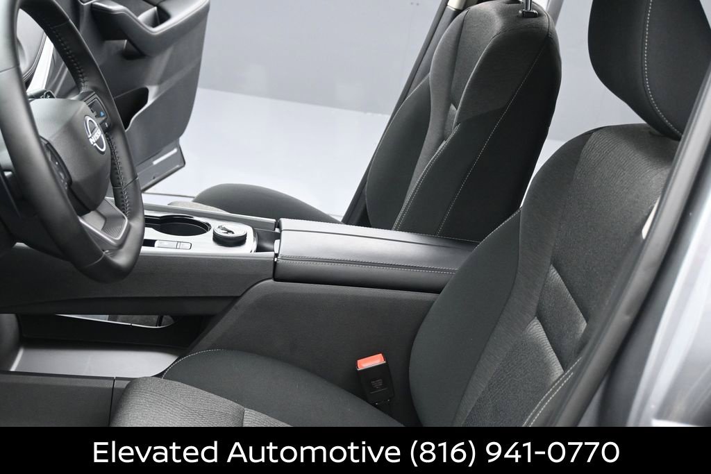Certified 2026 Nissan Rogue SV AWD/4WD image 16