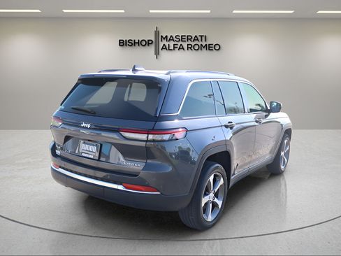 Used 2024 Jeep Grand Cherokee Limited AWD/4WD image 7
