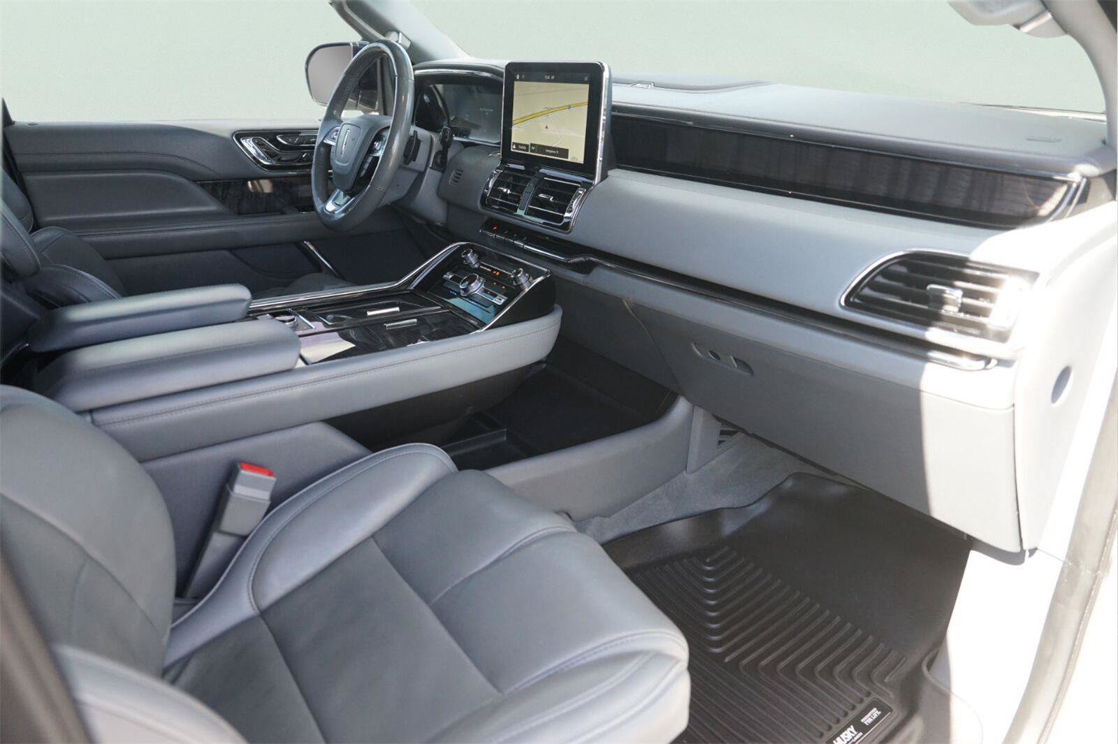 Used 2019 Lincoln Navigator L Select w/ Technology Package RWD image 20