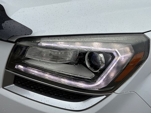 Used 2016 GMC Acadia SLT w/ Open Road Package FWD image 11