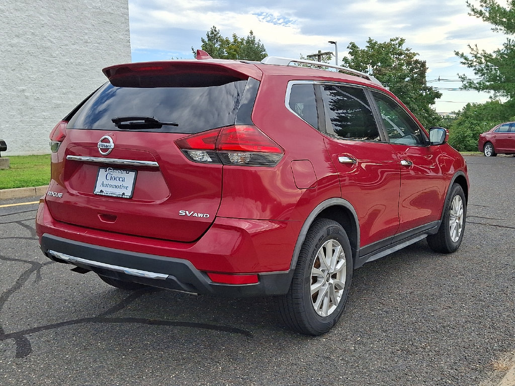 Used 2017 Nissan Rogue SV AWD/4WD image 6