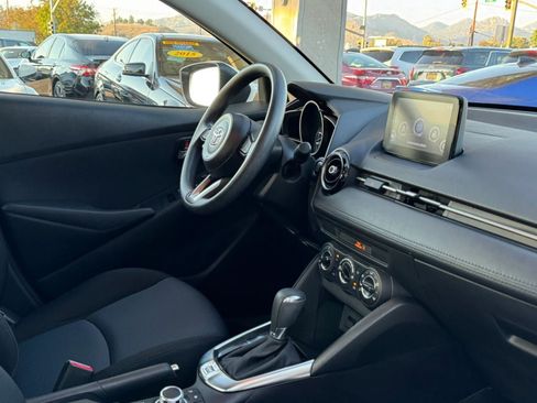 Used 2019 Toyota Yaris LE FWD image 13