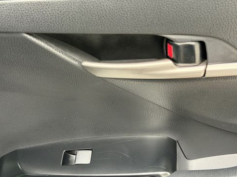 Used 2025 Toyota Camry SE FWD image 10
