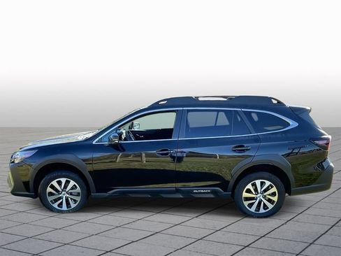 Used 2023 Subaru Outback Premium image 3