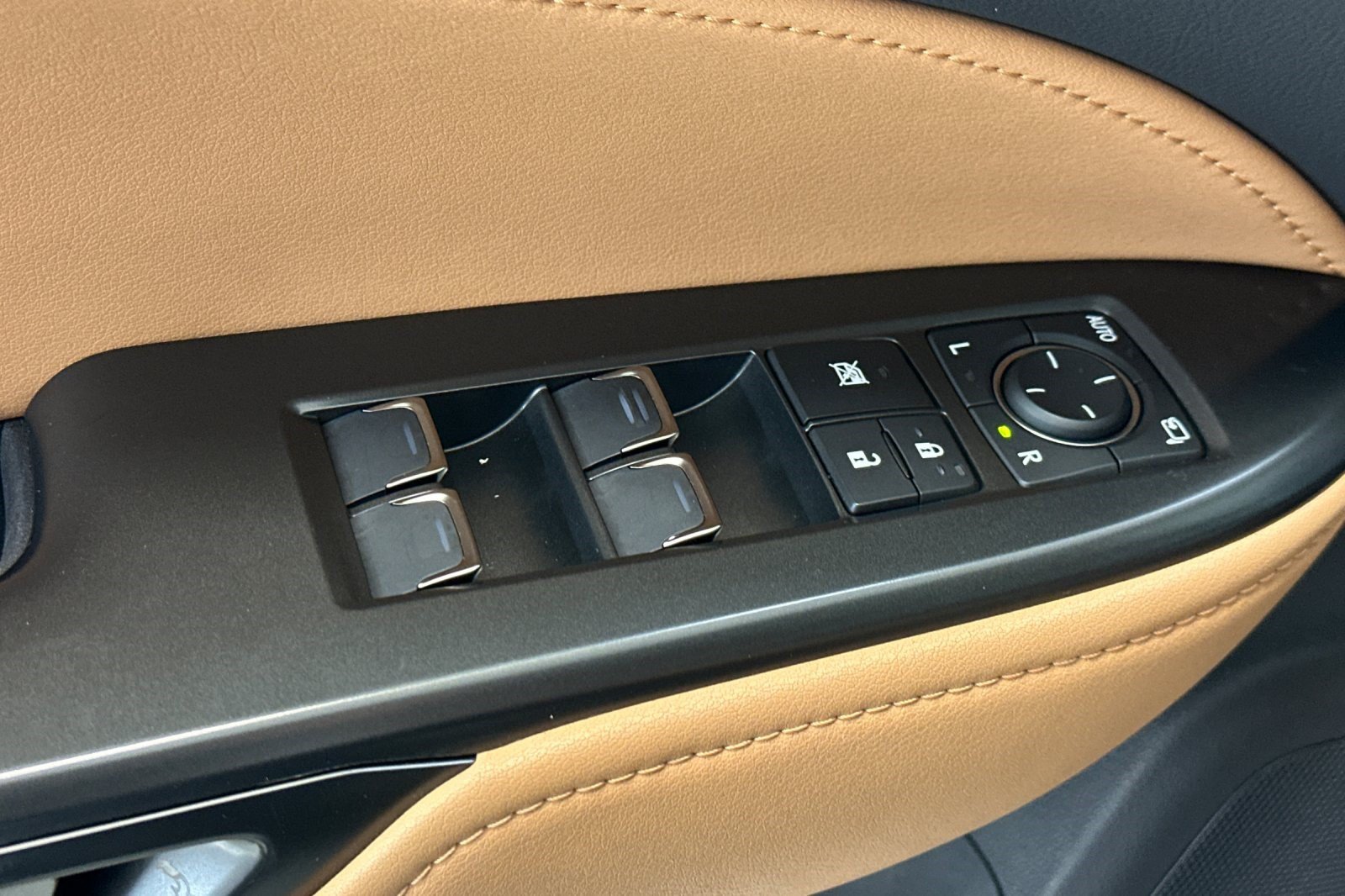 Used 2024 Lexus NX 250 FWD w/ Cold Area Package image 13