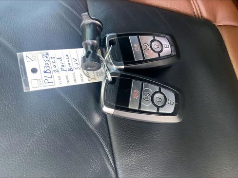 Used 2023 Ford Bronco Outer Banks w/ Sasquatch Package AWD/4WD image 14