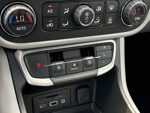 Certified 2022 GMC Terrain SLT AWD/4WD image 15