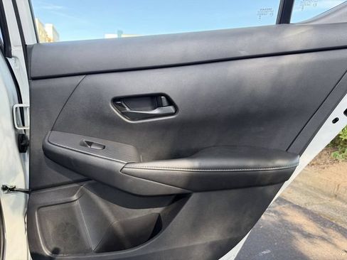 Used 2025 Nissan Sentra SV FWD image 25