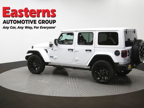 Used 2025 Jeep Wrangler Unlimited Sahara w/ Safety Group AWD/4WD image 64