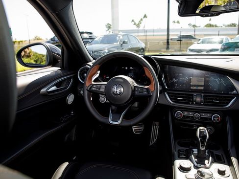 New 2025 Alfa Romeo Giulia w/ Driving Assist Package image 34